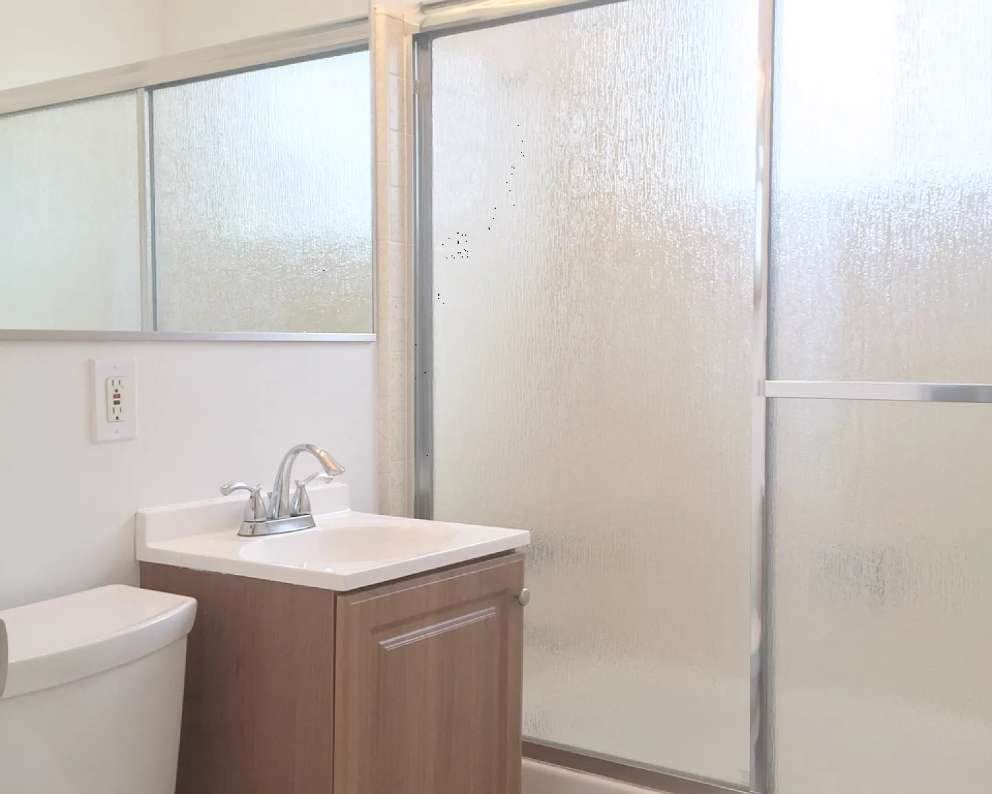 Fontainbleau Apartments — Photo 3