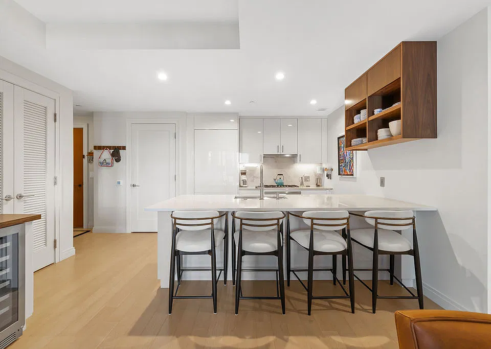 135 Seaport Blvd #609