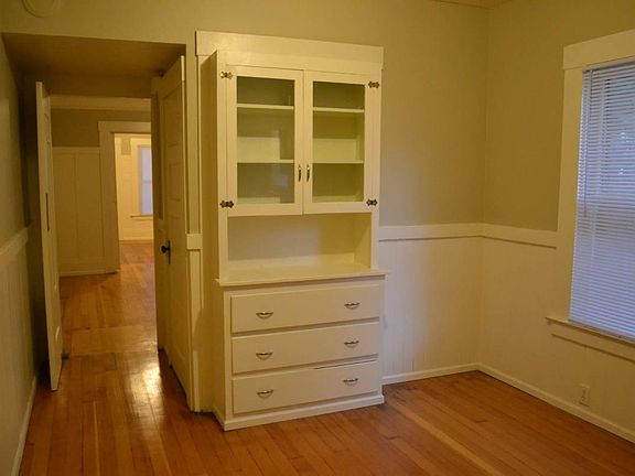 5th image of 1422 E St APT A
