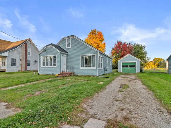 2421 Pearl St, Shelbyville, MI 49344