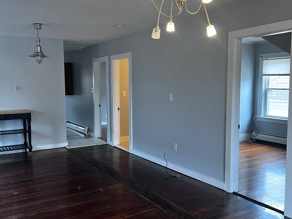 34 8th St #3, Providence, RI 02906