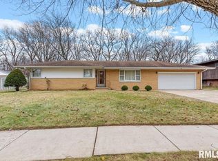 2404 Cahokia Dr, Springfield, IL 62702