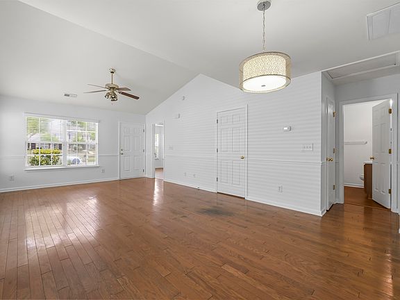 4th image of 828 Barn Owl Ct. #828