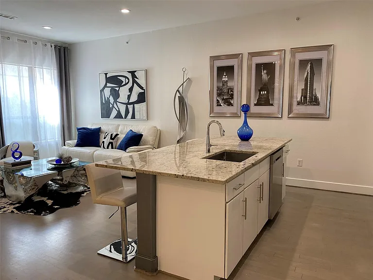 1901 Post Oak Blvd #3503 — Photo 19