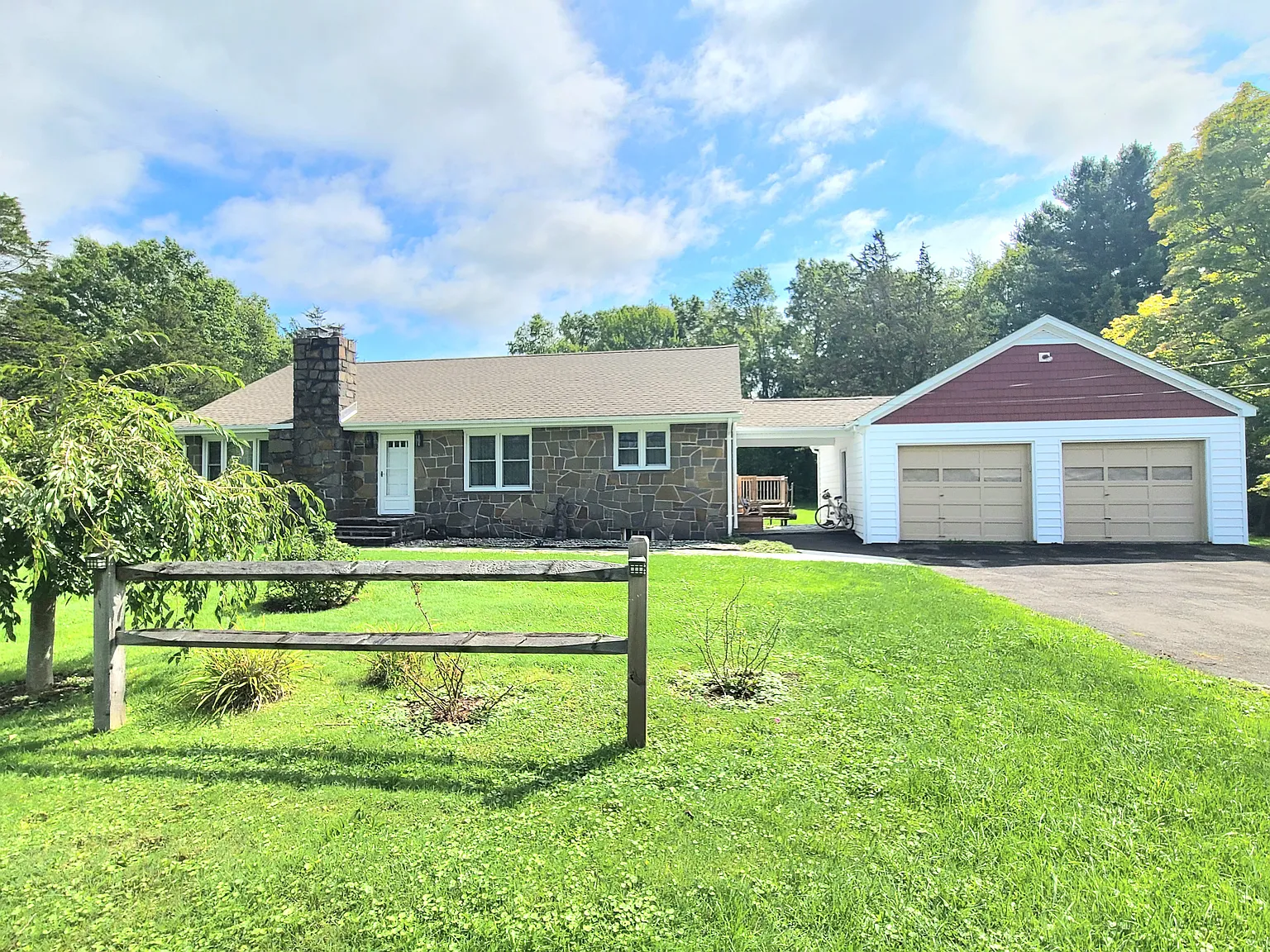 3 bed, 1316 sqft, $3,200 — Photo 1