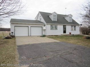 6667 E Vermontville Hwy #398, Potterville, MI 48876