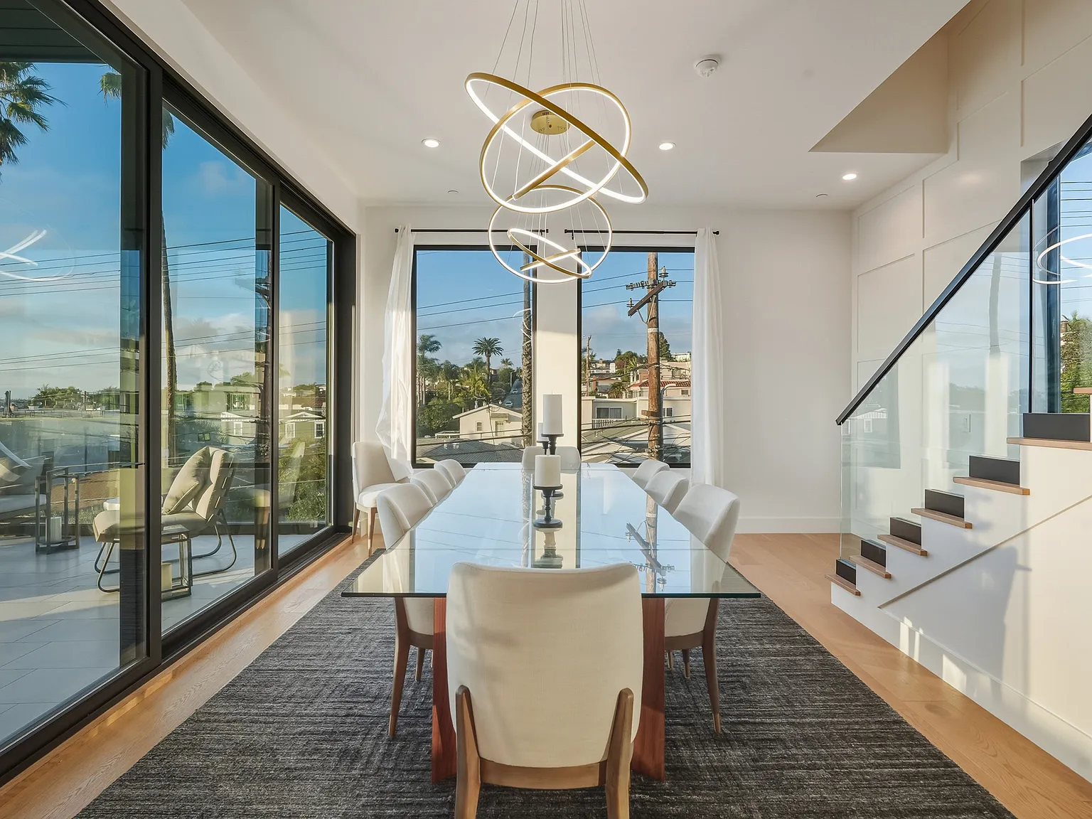 4 bed, 3000 sqft, $20,000 — Photo 2