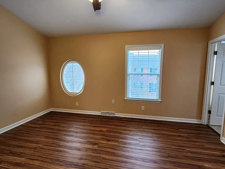 10528 Forest Hill Dr — Photo 29