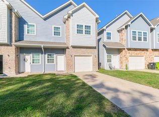 3211 Avenue O, Rosenberg, TX 77471