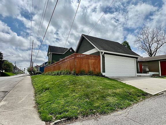 3rd image of 1328 Sturm Ave