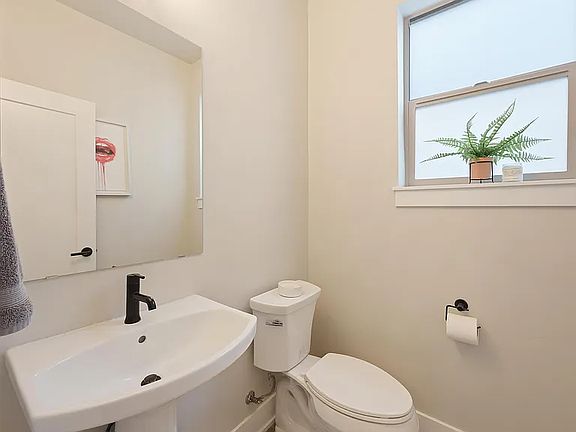 5th image of 4541 SW 36th St