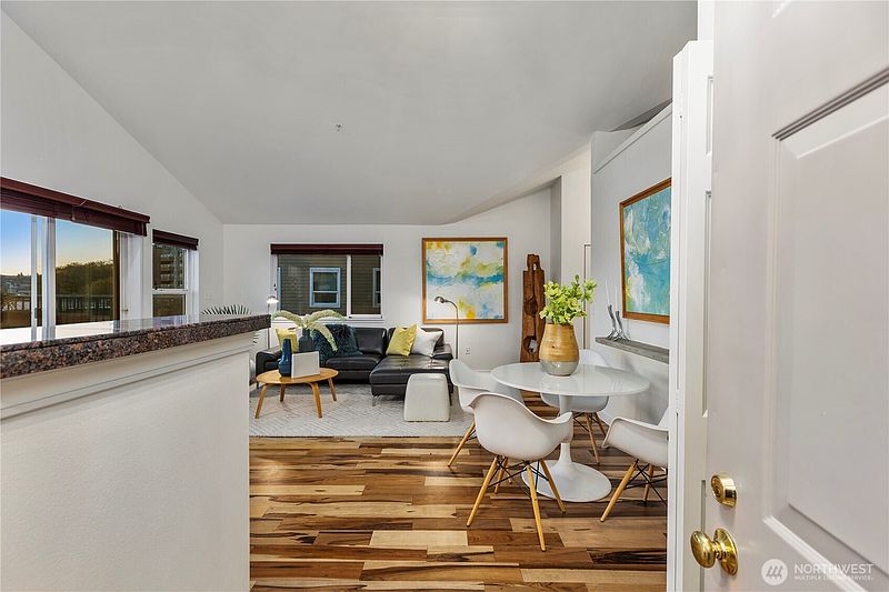 4th image of 524 6th Avenue W #407