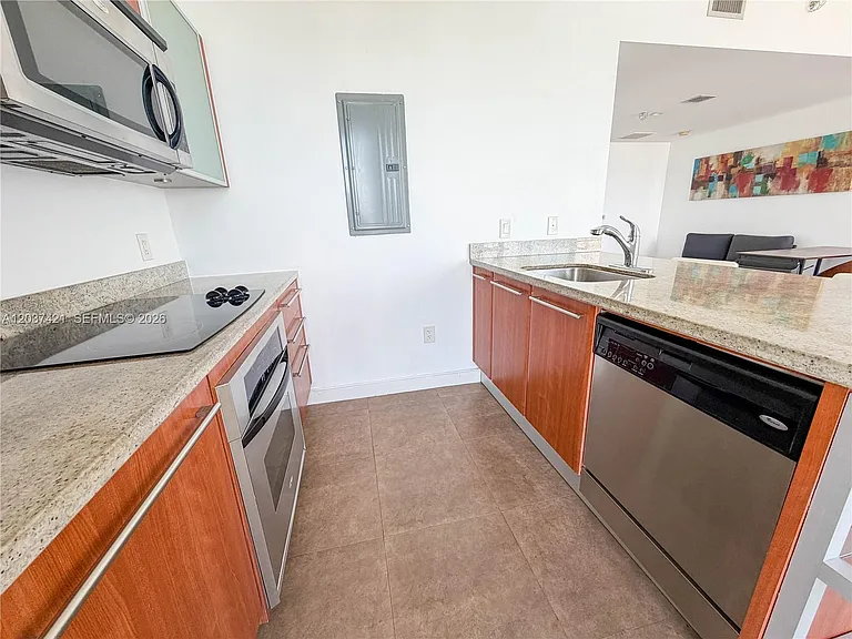 185 SW 7th St #2900 — Photo 17
