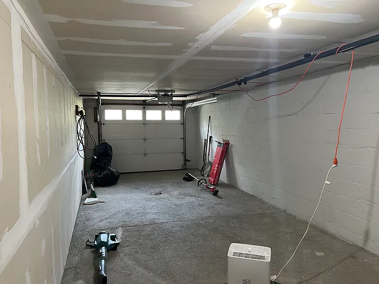 Oversized garge