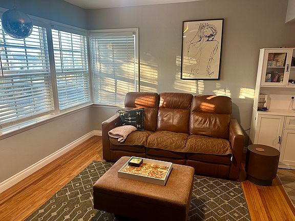 4th image of 4027 Violet St