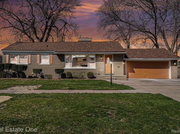 9210 Reeck Rd, Allen Park, MI 48101