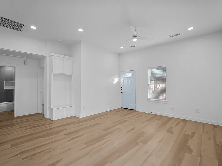 2217 Sayle St #B — Photo 3