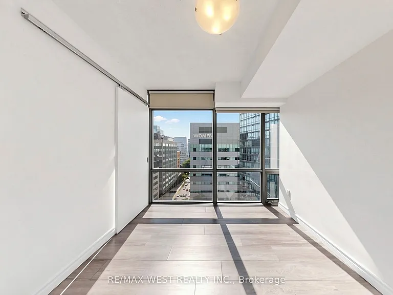38 Grenville St #1203 — Photo 17
