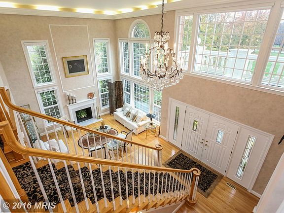 3rd image of 17531 Applewood Ln