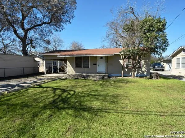 303 E Faust St, New Braunfels, TX 78130
