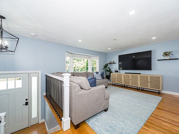 2nd image of 5 Bass Ter