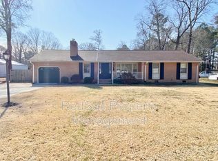 603 York Warwick Dr, Yorktown, VA 23692