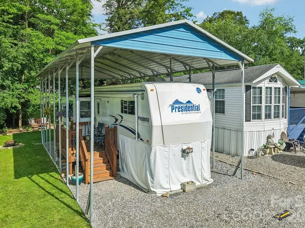 109 Pike Point #203, Waynesville, NC 28785