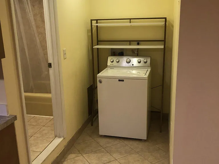 381 N Maple Ave #R — Photo 7