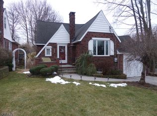 8 Harding Rd, West Caldwell, NJ 07006