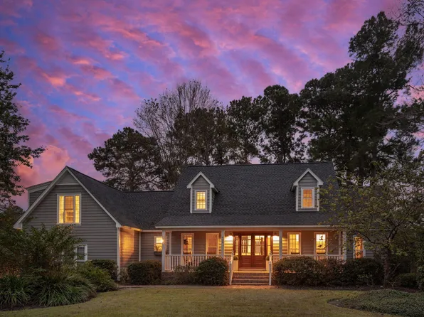 935 Paul Revere Dr, Charleston, SC 29412