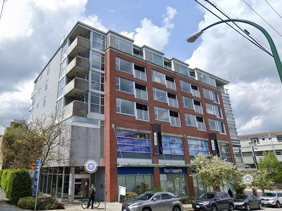 2nd image of 2527 Pine St #2527