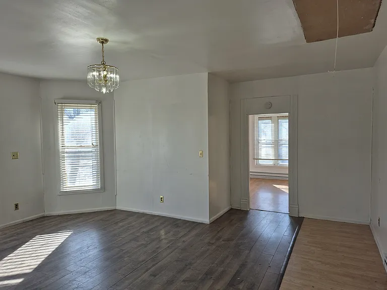 1203 Bank St #1/2 — Photo 5