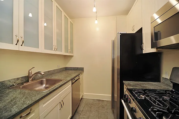 Sold by Corcoran | media 3