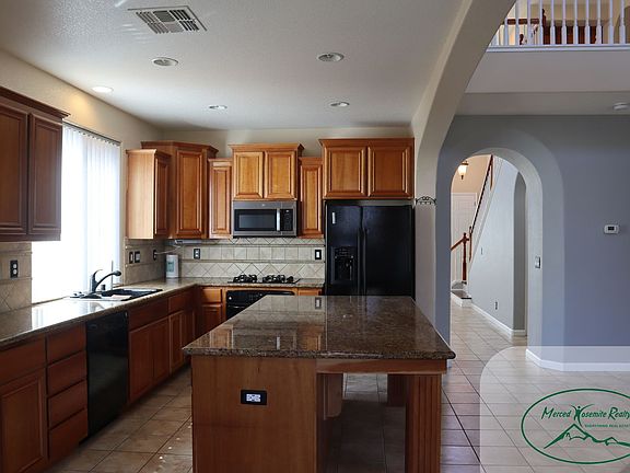 3rd image of 755 Newton Ct