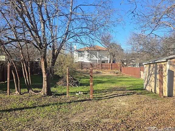 3rd image of 1405 Bailey Ave LOT 21