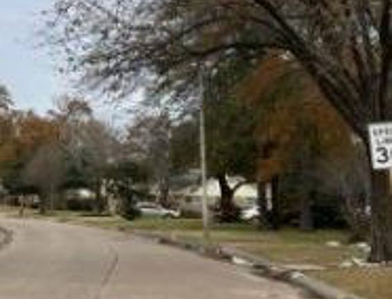 Exterior Neighborhood (street photo)