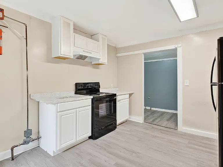 409 Meadow Rd — Photo 21