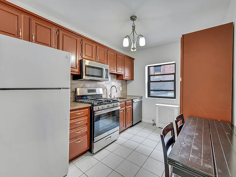 240 Halstead Ave #A3 — Photo 8