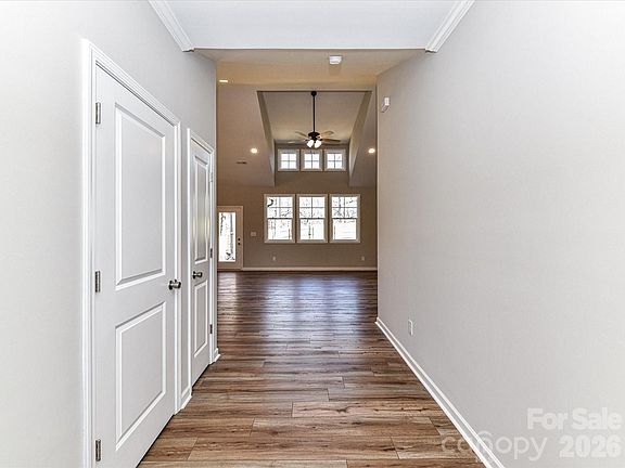 3rd image of 104 Poplar St