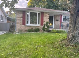 129 McCraney St W, Oakville, ON L6H 1H5