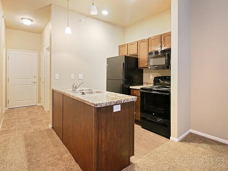 Brookledge Apartments — Photo 16