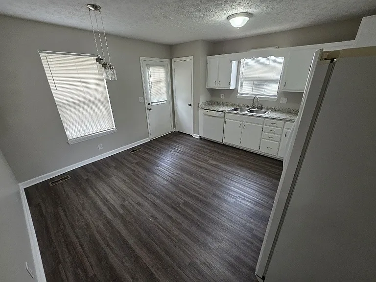 812 Shawnwood Cir — Photo 6