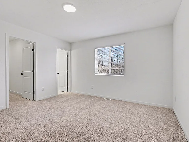 1639 Reagan Dr — Photo 16