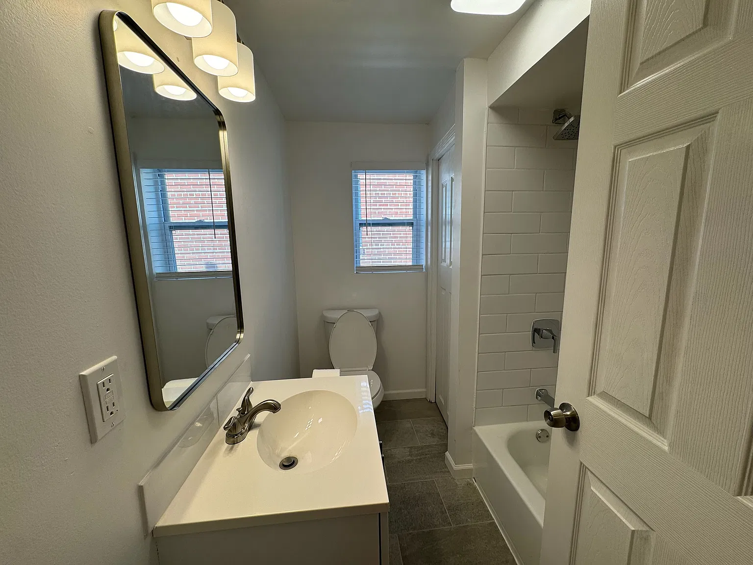 4 bed, 1270 sqft, $2,250 — Photo 3