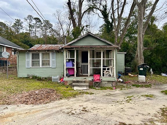 5th image of 323 Aiken Rd