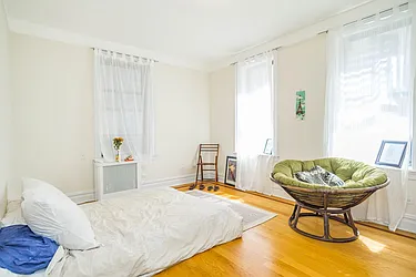 Rented by Century 21 Metropolitan