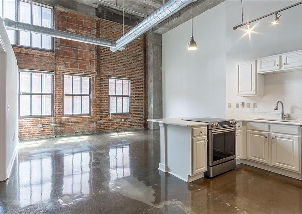 1st image of 1535 Walnut St APT 203