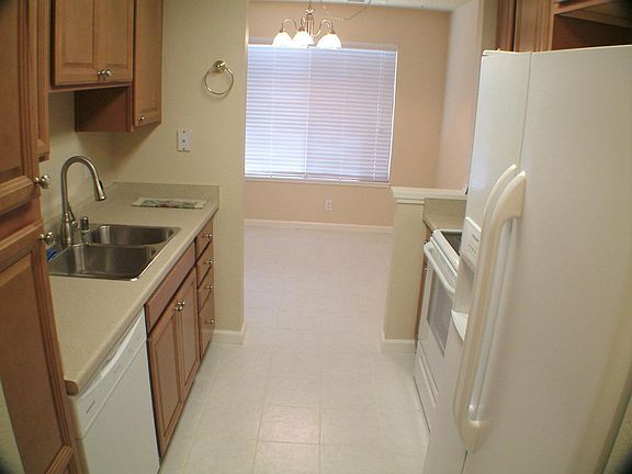 4th image of 3229 Kenhill Dr #3229