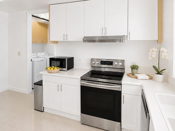 3rd image of 1 Keahole Pl APT 2505