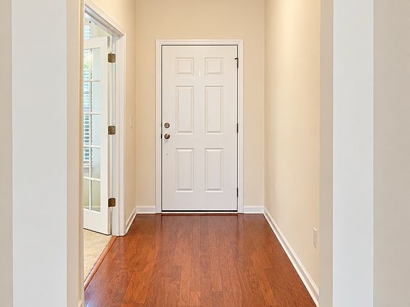 5th image of 721 Sweet Laurel Ln
